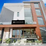 Townhouse The Nawab Hotel And Banquet
